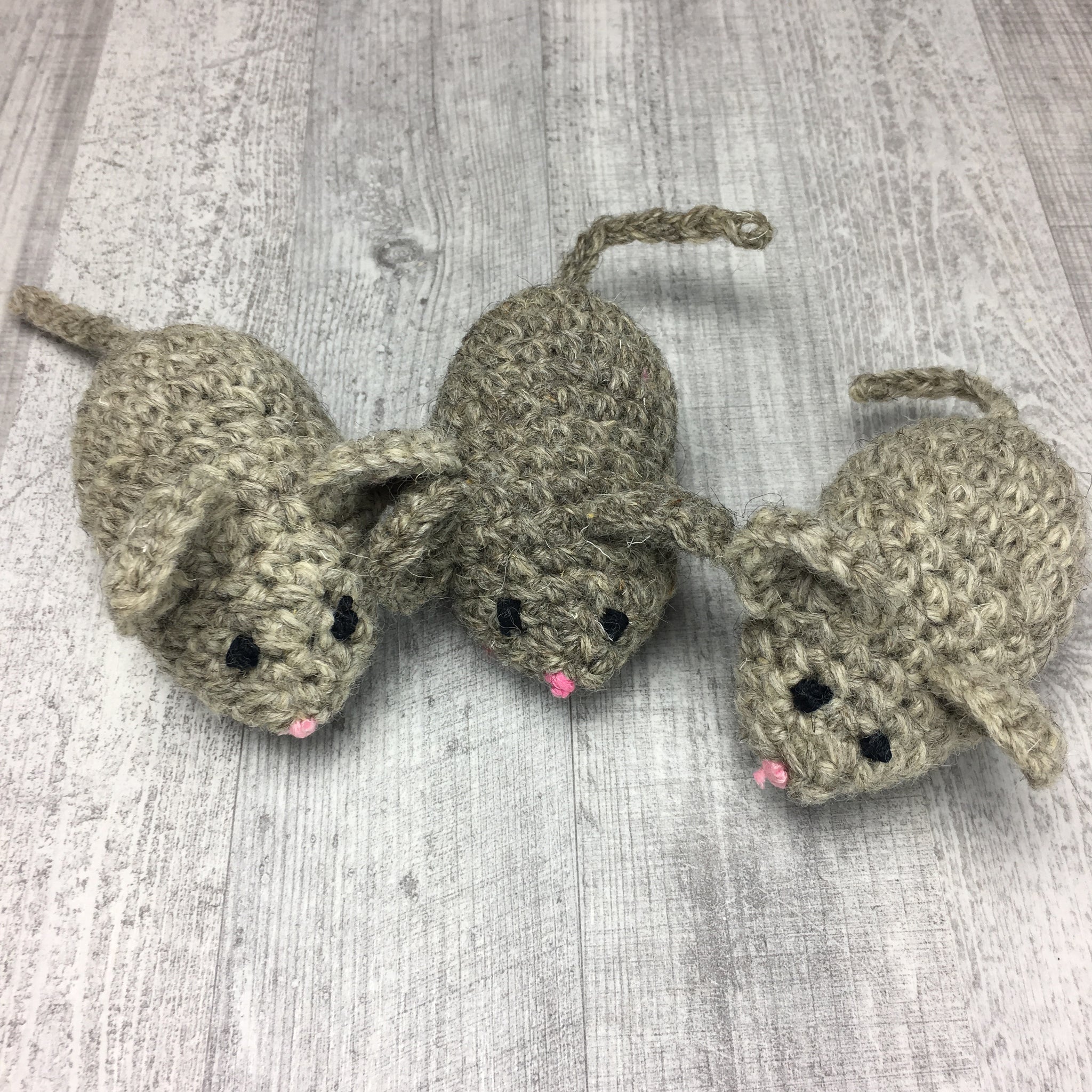 Crochet mouse with organic catnip – catboutiquenet