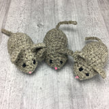 Crochet mouse with organic catnip